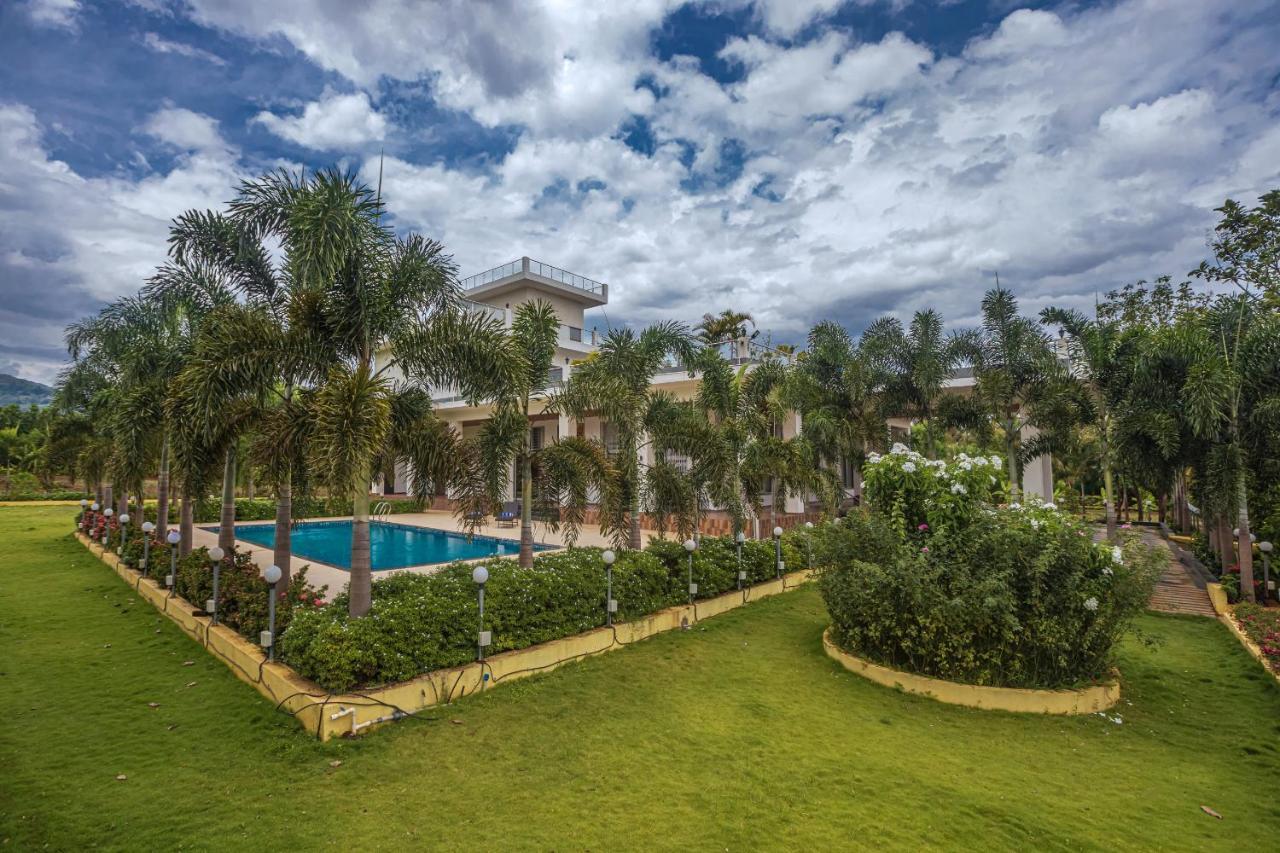 Saffronstays Odyssey, Karjat - 10 Acres Pet-Friendly Estate With Swimming Pool Chinchavli Экстерьер фото